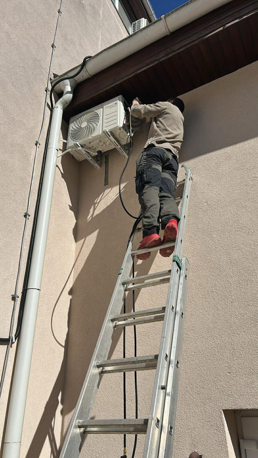 Montaj Aer Condiționat Târgu Mureș și Județul Mureș FĂRĂ KIT de montaj -  7000-12000 BTU | Instalatori Autorizați