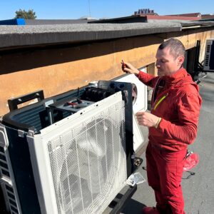 Demontare aparat de aer conditionat tip split